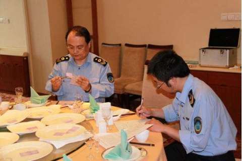 多家餐廳因為餐具不夠干凈 拾味館、老五燒烤等都上黑榜