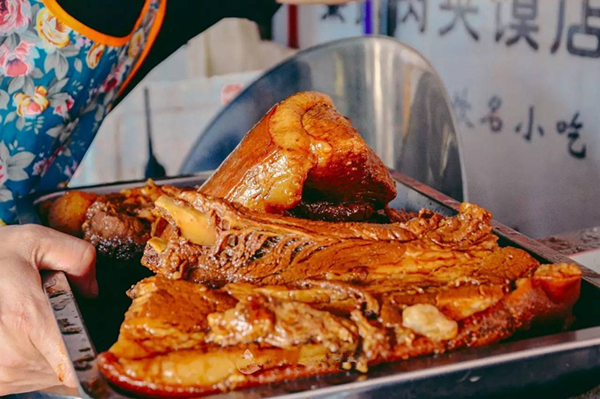第一次吃西安肉夾饃，如何偽裝成老桿？