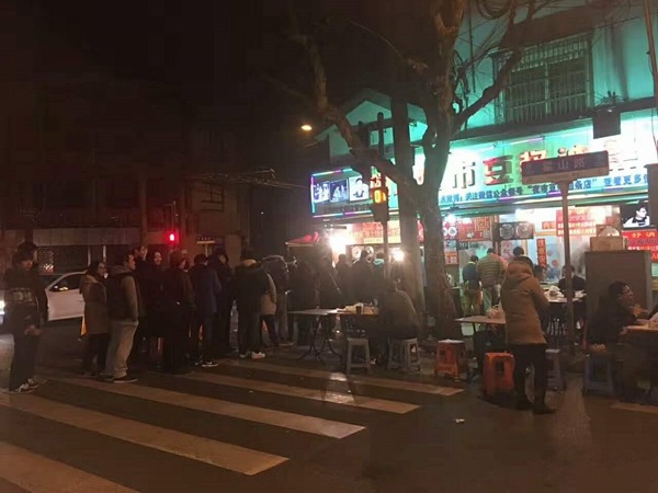 把豆?jié){油條做成夜宵，外賣月銷破百萬，他已經(jīng)做了7年的網(wǎng)紅